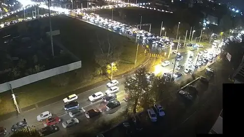 Из-за ДТП сильные пробки сковали два района Красноярска