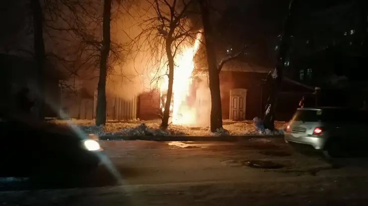 В Иркутске произошел пожар в жилом доме на улице Киевская