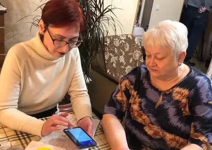 В Красноярском крае цифровые технологии помогают соцработникам ухаживать за пожилыми людьми и инвалидами