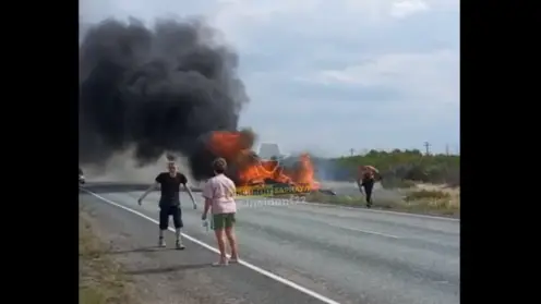 В Алтайском крае два автомобиля сгорели в ДТП
