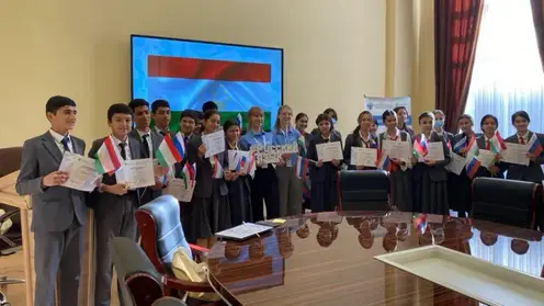 Волонтеры программы «Послы русского языка в мире» провели занятия в Таджикистане